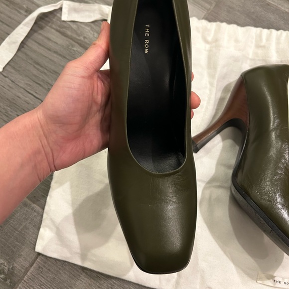 The Row Leather Pumps - Picture 3 of 7